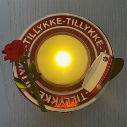 Dies/skre stencils, By Lene's BLD1740, rund ramme med teksten "TILLYKKE", studenterhue, rose