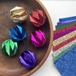 Metallic papir m/prget mnster, 100 ark, 10 ass. farver, 25x35cm