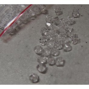 Plastperle kugleformet, �7,5mm, hul �1mm, 50stk