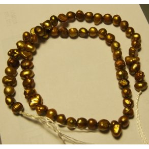 Streng af guld perlemorsperler