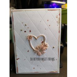 Dies/skre stencil, Simple&Basic, SBD228, Quiltet baggrund i A6 str.